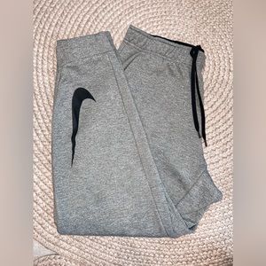 Men’s Nike therma tapered joggers